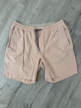 Lululemon Bowline Men’s Short *8"
Seashell Size XL